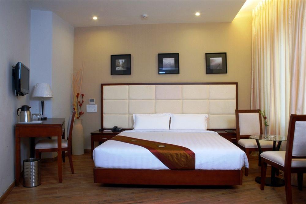Lotus Park Hotel Bangalore Exterior foto
